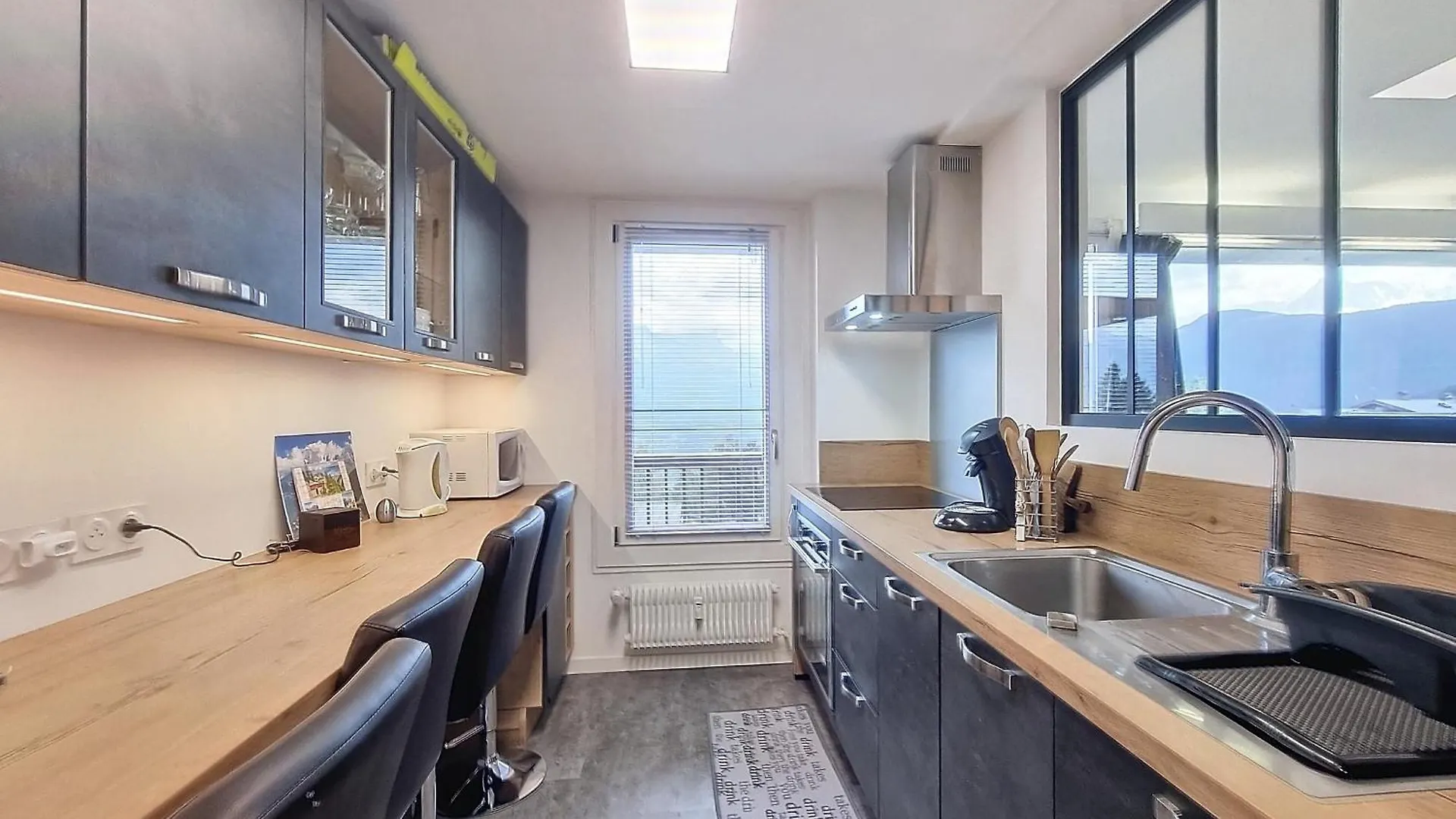 Appartement 3 Pieces Avec Balcon Et Parking A Combloux - Fr-1-560-146 Apartment