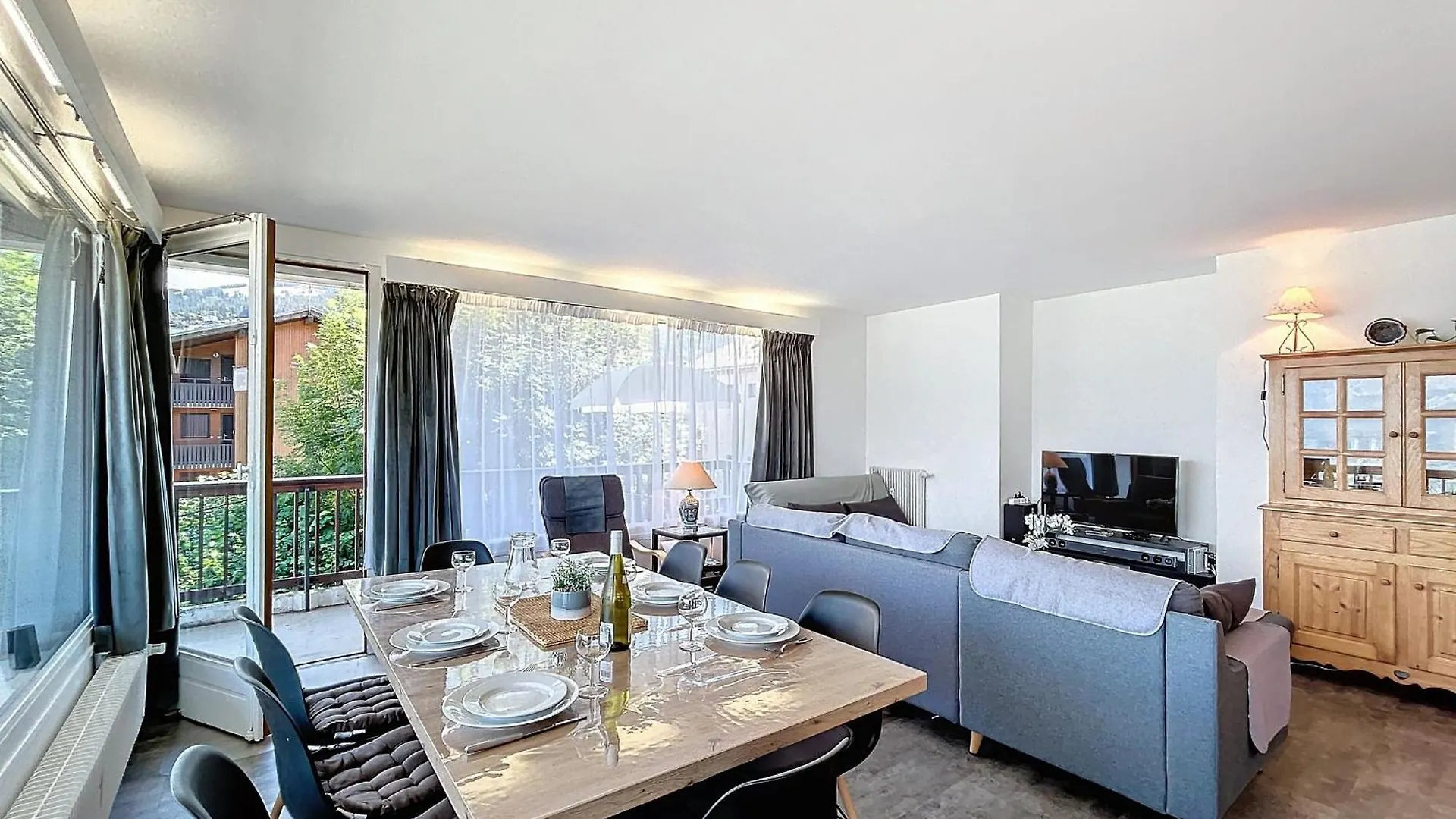 Appartement 3 Pieces Avec Balcon Et Parking A Combloux - Fr-1-560-146 Francie